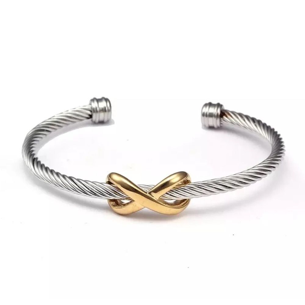 Classic silver bangle #722